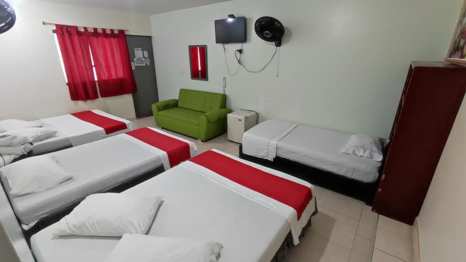 Hotel Gueicer Кукута Экстерьер фото